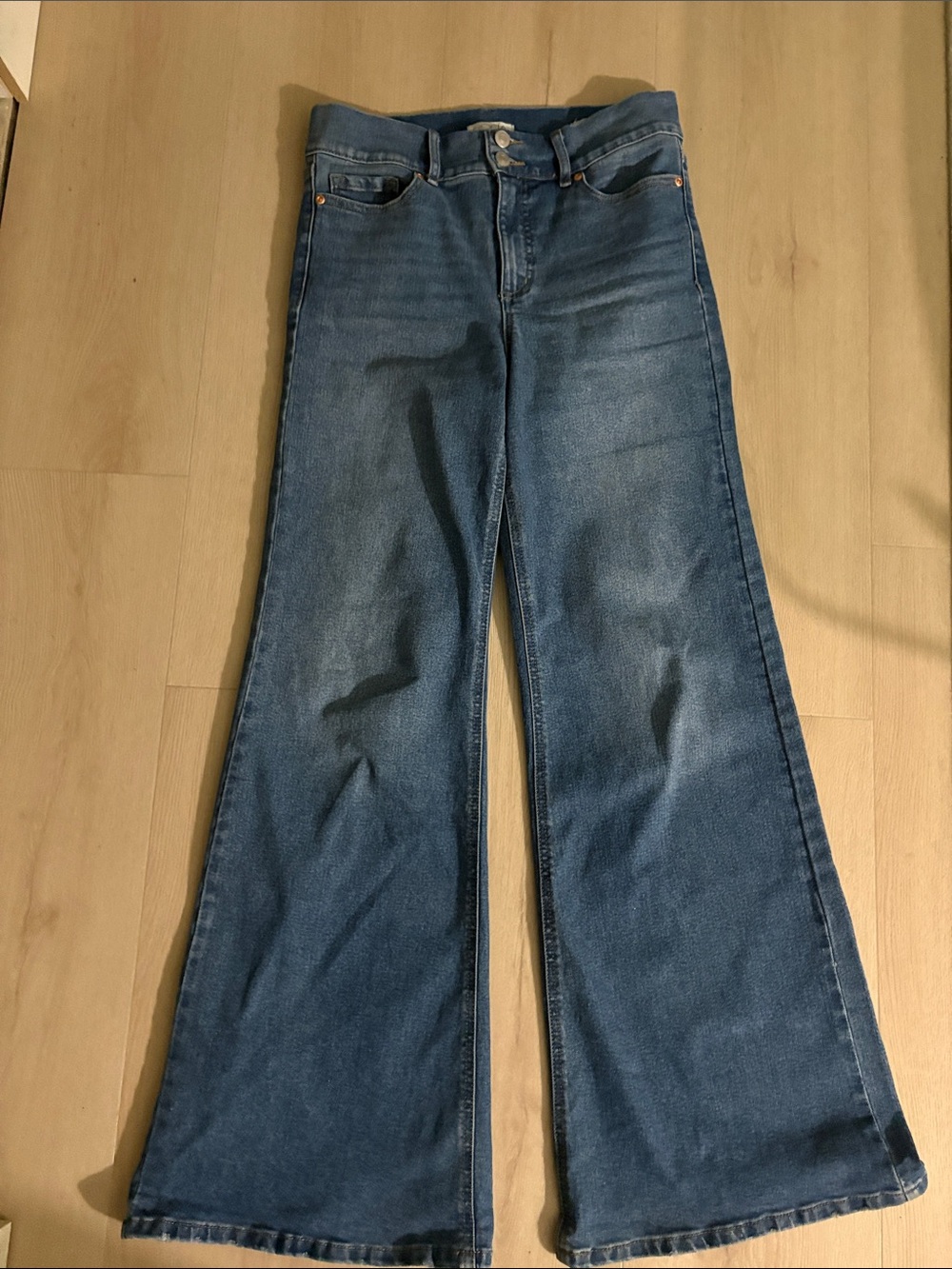 sofia by sofia vergara Margot Medium Blue High-Rise Wide Leg Jeans - Picture 3 of 11